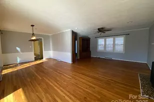 622 S Carolina Ave, Statesville, NC 28677 - Photo 14