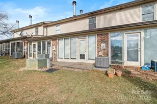 1330 5th St NE, Hickory, NC 28601 - Photo 4