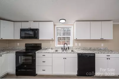 105 Lansdale Avenue, Lincolnton, NC 28092 - Photo 6