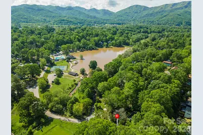 416 S Cherokee Avenue, Black Mountain, NC 28711 - Photo 2