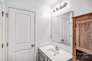 9026 Sharpes Cir, Charlotte, NC 28214 - Photo 30