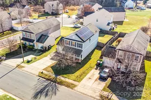 9026 Sharpes Cir, Charlotte, NC 28214 - Photo 4