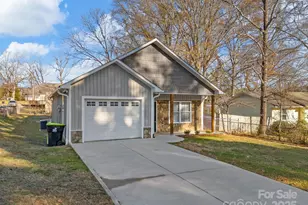 409 S Lyles Ave, Landrum, SC 29356 - Photo 2