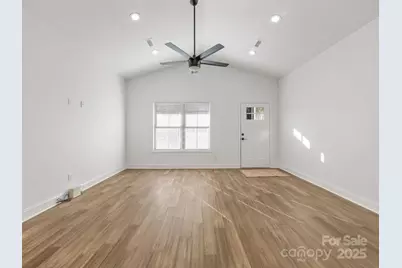 409 S Lyles Avenue, Landrum, SC 29356 - Photo 10