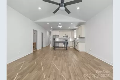 409 S Lyles Avenue, Landrum, SC 29356 - Photo 8