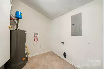 7125 Covecreek Drive, Charlotte, NC 28215 - Photo 20