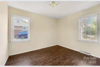 7125 Covecreek Drive, Charlotte, NC 28215 - Photo 18