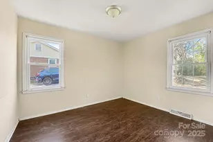 7125 Cove Creek Dr, Charlotte, NC 28215 - Photo 18