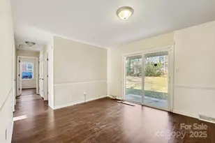 7125 Cove Creek Dr, Charlotte, NC 28215 - Photo 6