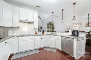 6930 Reedy Creek Rd, Charlotte, NC 28215 - Photo 4