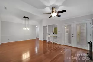 3300 Selwyn Farms Ln, Charlotte, NC 28209 - Photo 4