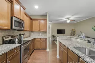 4648 Craigmoss Ln, Charlotte, NC 28278 - Photo 2