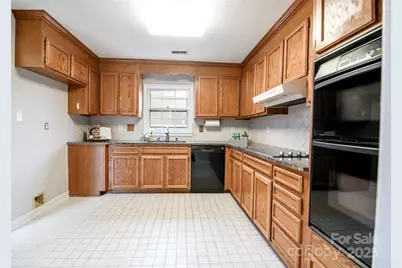 2521 Quail Lake Drive, Charlotte, NC 28210 - Photo 6