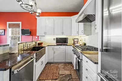 646 High Quarry Road, Hendersonville, NC 28791 - Photo 10