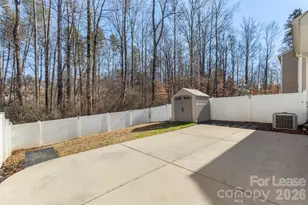 7621 Mockernut Dr, Charlotte, NC 28215 - Photo 24