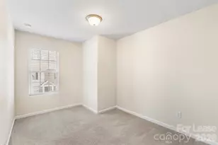 7621 Mockernut Dr, Charlotte, NC 28215 - Photo 22