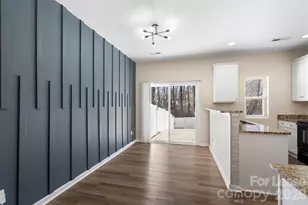 7621 Mockernut Dr, Charlotte, NC 28215 - Photo 6