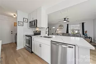 11512 Chapeclane Rd, Charlotte, NC 28278 - Photo 6