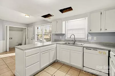 6520 Farmingdale Drive, Charlotte, NC 28212 - Photo 8