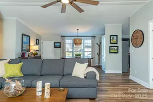 428 Riverwind Dr, Hendersonville, NC 28739 - Photo 6