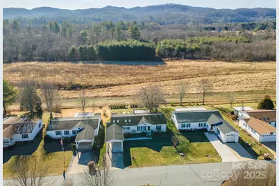 428 Riverwind Drive, Hendersonville, NC 28739 - Photo 38