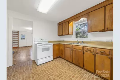 155 Whitney Avenue, Tryon, NC 28782 - Photo 8