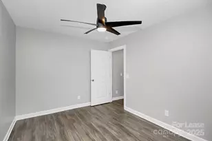 4044 Dinglewood Ave, Charlotte, NC 28205 - Photo 8