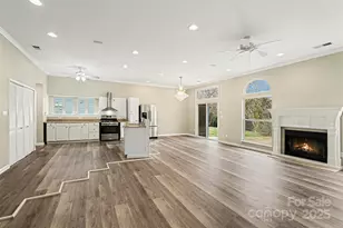 12145 Landing Green Dr, Charlotte, NC 28277 - Photo 8