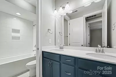 17651 Hawkwatch Lane, Charlotte, NC 28278 - Photo 32