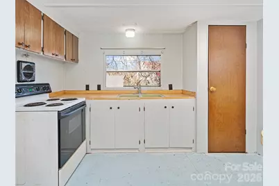 1905 Old Spartanburg Road, Hendersonville, NC 28792 - Photo 8