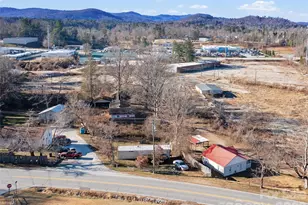 1905 Old Spartanburg Rd, Hendersonville, NC 28792 - Photo 20