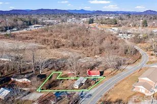 1905 Old Spartanburg Rd, Hendersonville, NC 28792 - Photo 24