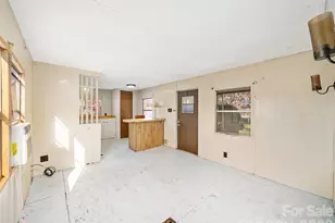 1905 Old Spartanburg Rd, Hendersonville, NC 28792 - Photo 6