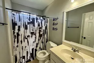 9501 Pondside Ln, Charlotte, NC 28213 - Photo 16