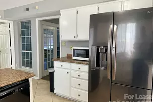 9501 Pondside Ln, Charlotte, NC 28213 - Photo 4