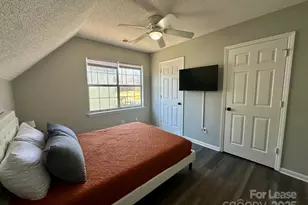 9501 Pondside Ln, Charlotte, NC 28213 - Photo 14