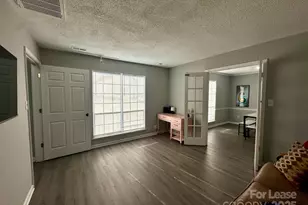 9501 Pondside Ln, Charlotte, NC 28213 - Photo 2