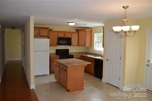 132 Springfield Rd, Statesville, NC 28625 - Photo 2