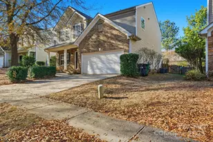 10012 Barrands Ln, Charlotte, NC 28278 - Photo 2