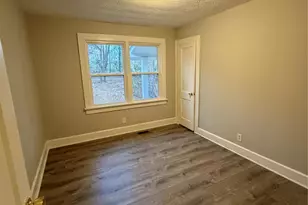 530 N Mulberry St, Statesville, NC 28677 - Photo 6