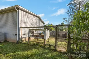 154 Turkey Pen Gap Rd, Horse Shoe, NC 28742 - Photo 16