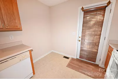 621 23rd Street NW, Hickory, NC 28601 - Photo 18