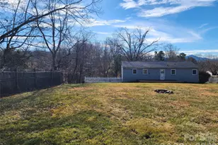 31 Stanley St, Candler, NC 28715 - Photo 2