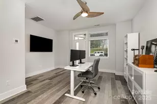 235 S Bruns Ave, Charlotte, NC 28208 - Photo 10