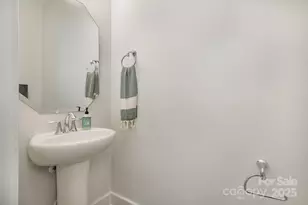 235 S Bruns Ave, Charlotte, NC 28208 - Photo 8