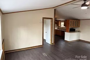 55 Twin Oaks Ln, Spruce Pine, NC 28777 - Photo 4