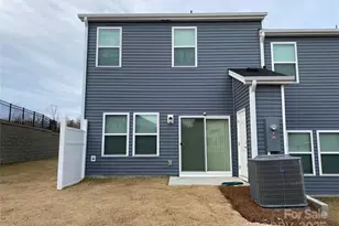 6110 Starview Ter, Charlotte, NC 28216 - Photo 2