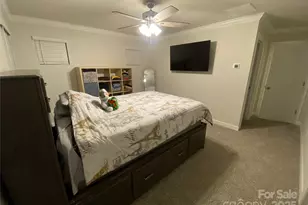 6110 Starview Ter, Charlotte, NC 28216 - Photo 18