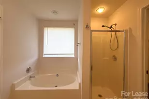 2807 Forest Grove Ct, Charlotte, NC 28269 - Photo 10