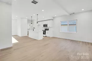 1010 E Lincoln St, Lincolnton, NC 28092 - Photo 4